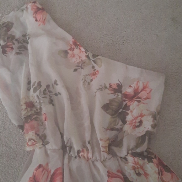 Dress - Picture 3 of 7